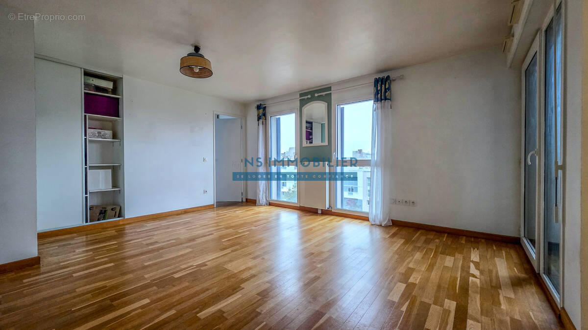 Appartement à COLOMBES