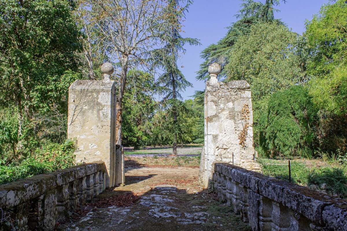 Superbe Château médiéval chargé d'histoire entouré de plus de 200 hectares - photo 19