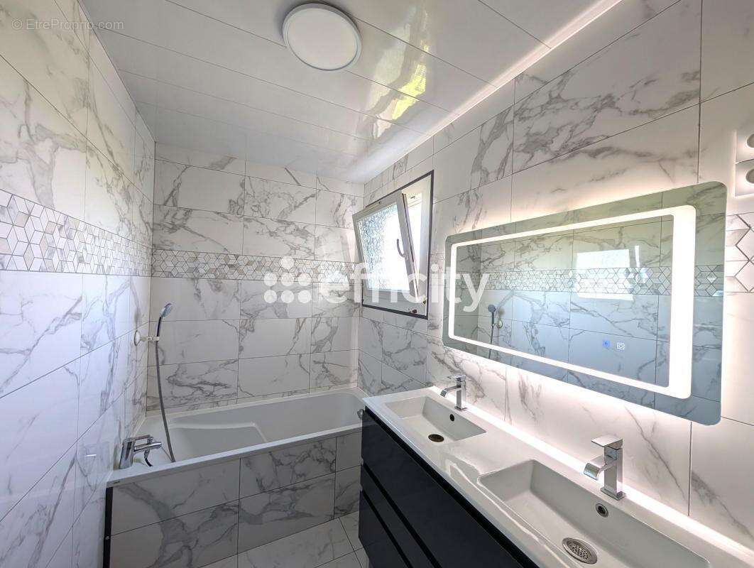 Appartement à ENGHIEN-LES-BAINS