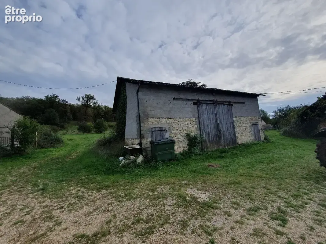 Agréable maison en pierres avec un gite et piscine - photo 15