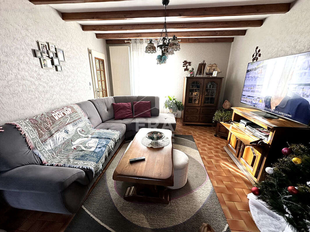 Maison à VILLENEUVE-LA-GUYARD