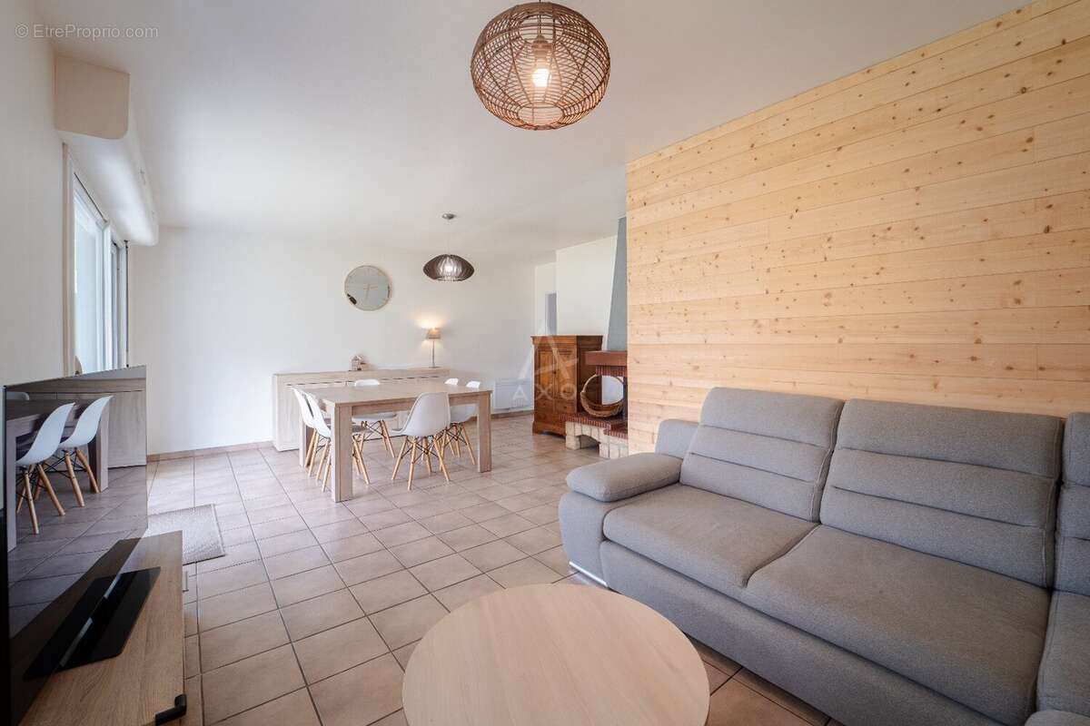 Maison à SAINT-PIERRE-DU-MONT