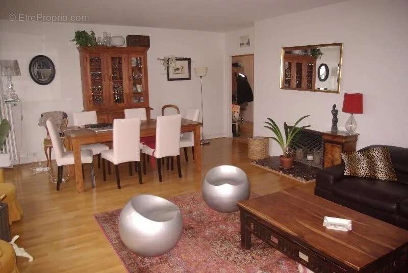 Appartement à CHAVILLE