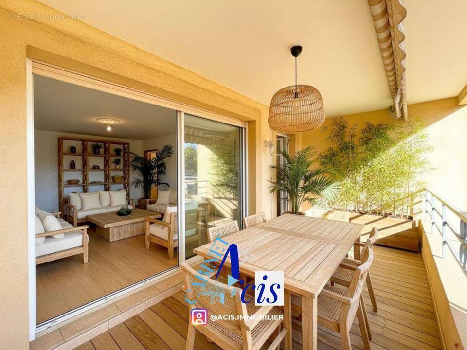 Photo 1 - Appartement à SIX-FOURS-LES-PLAGES