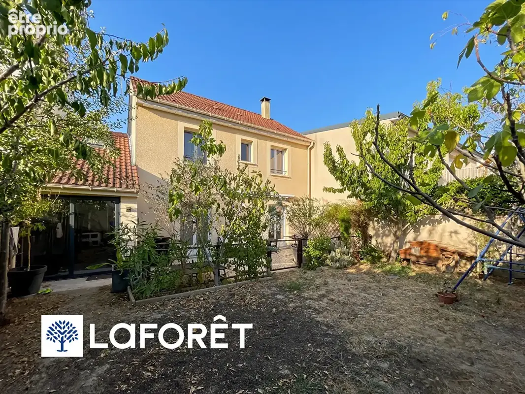 Maison lumineuse 5 pièces à vendre à Sainte Geneviève des Bois - photo 2