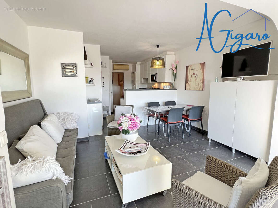 Appartement à LA CROIX-VALMER