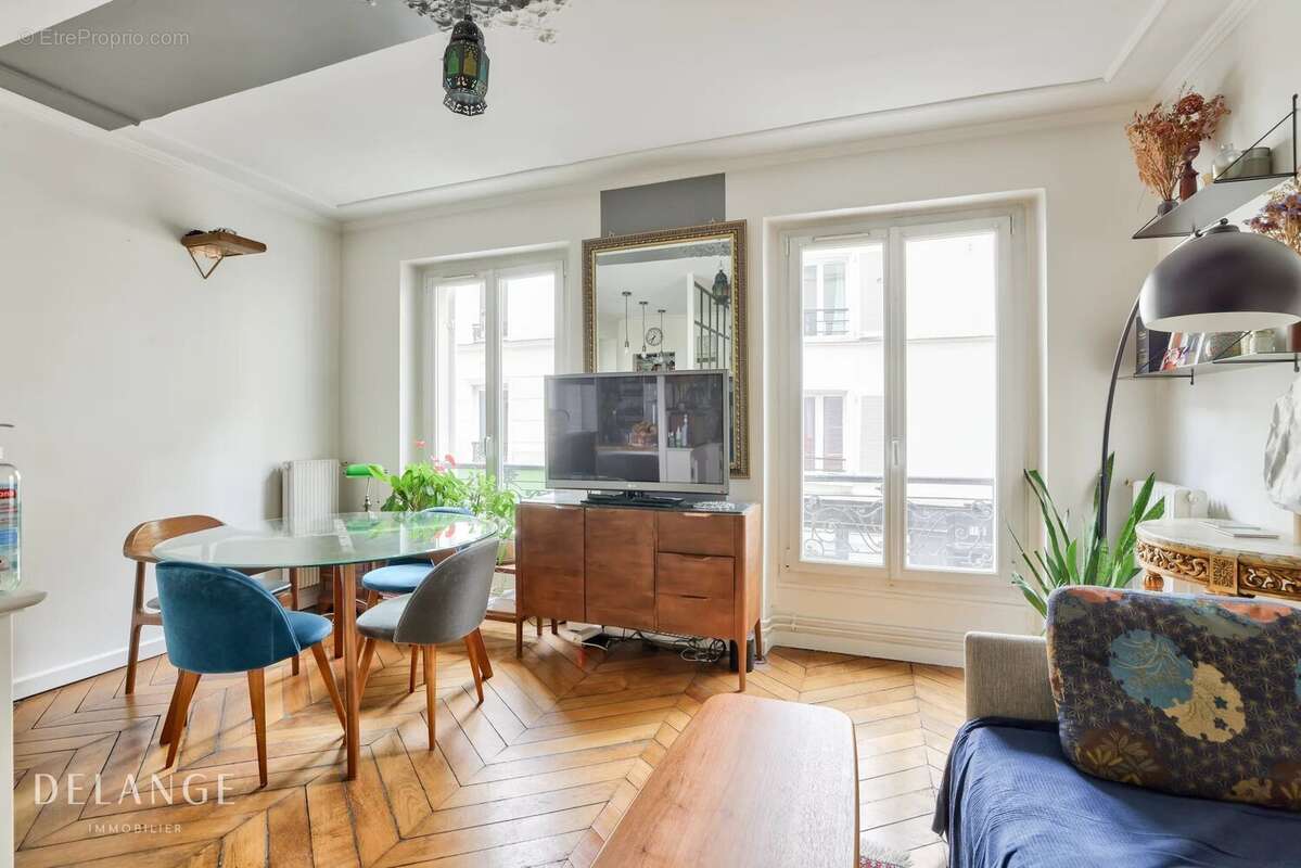Appartement à PARIS-17E