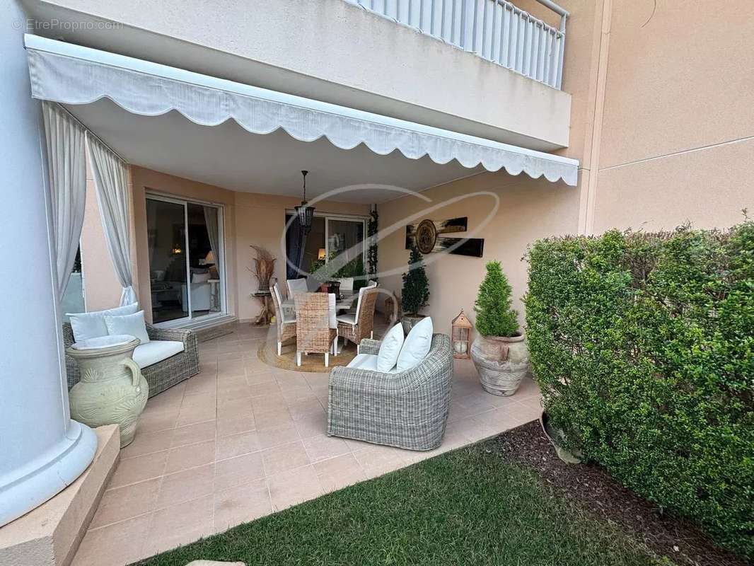 Appartement à ROQUEBRUNE-CAP-MARTIN
