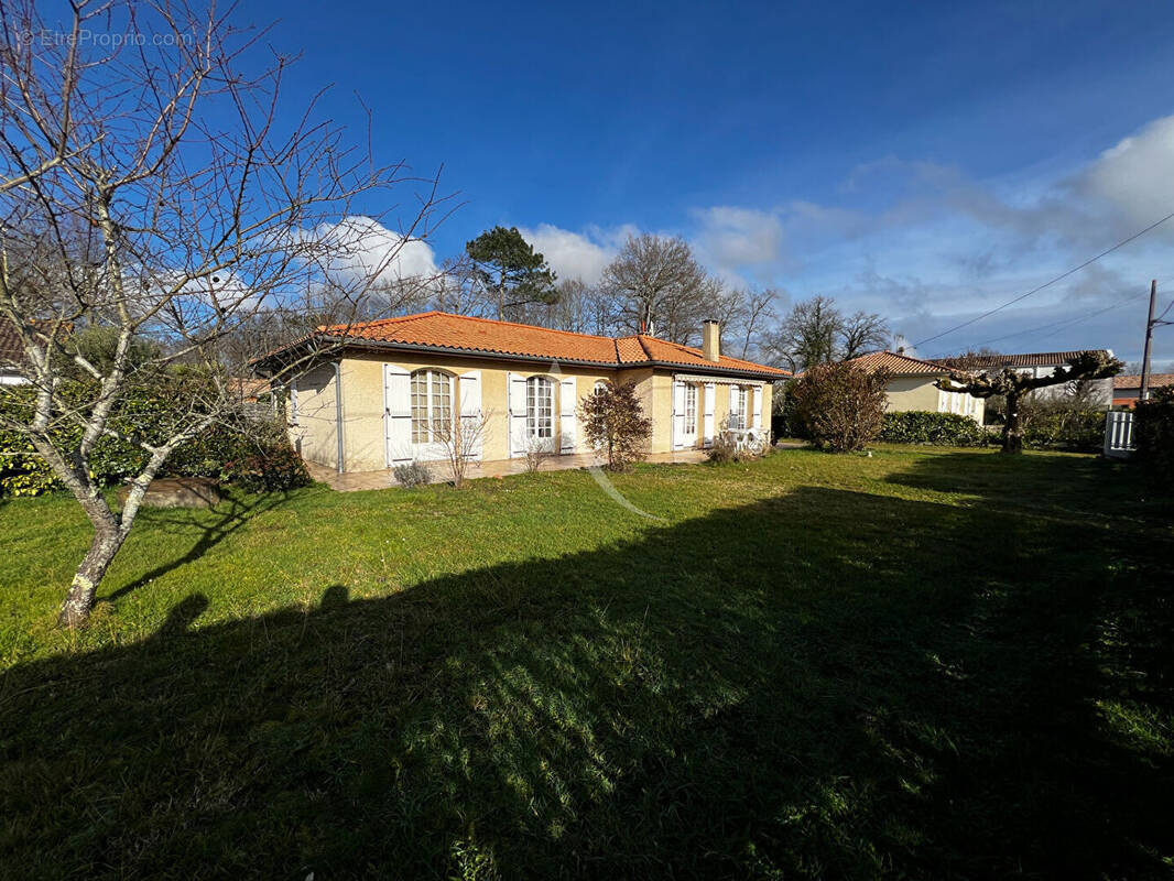 Maison à MARTIGNAS-SUR-JALLE