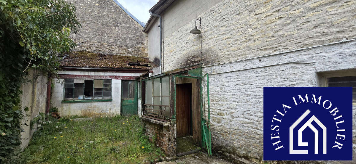 Maison à MONTIGNY-SUR-AUBE
