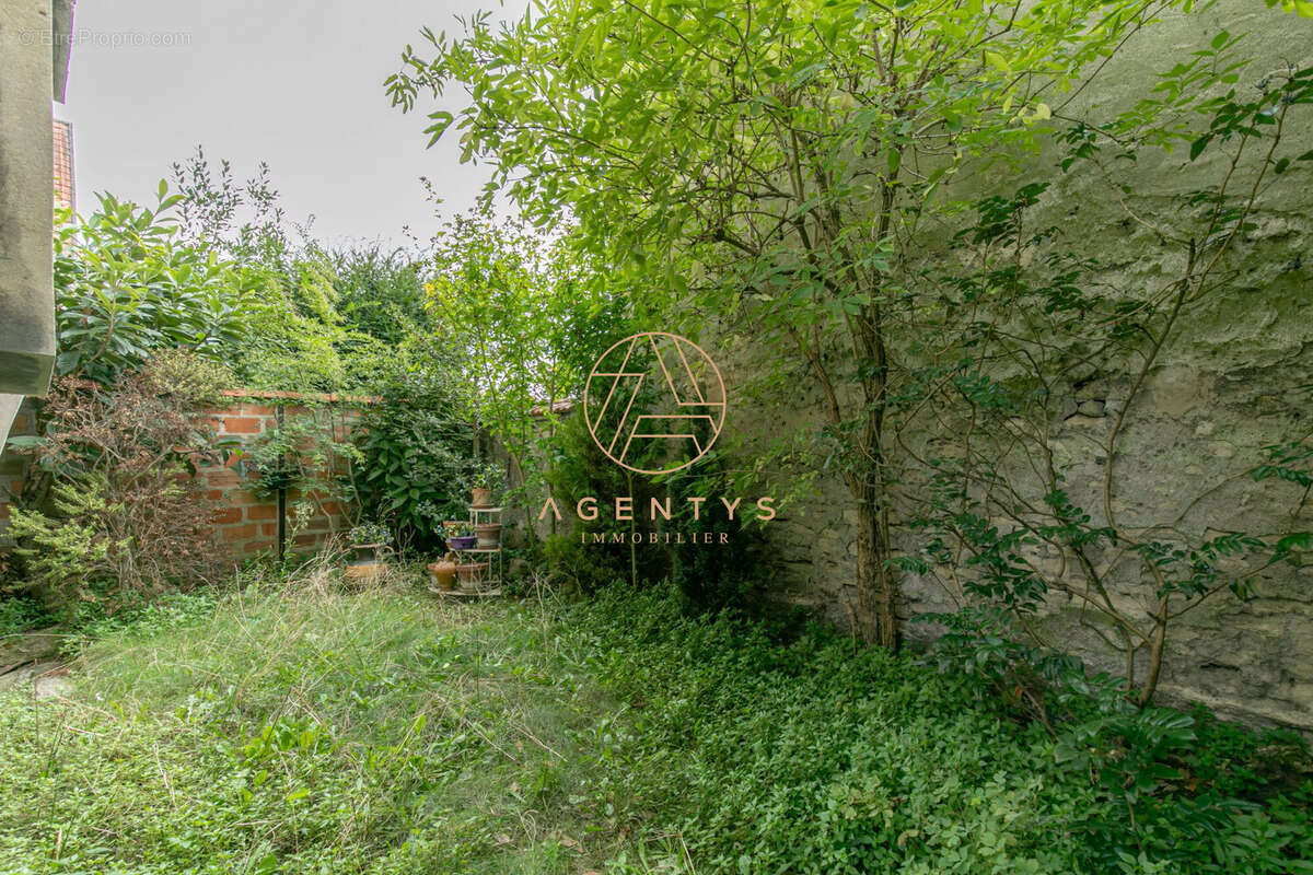 Maison à SAINT-MAUR-DES-FOSSES