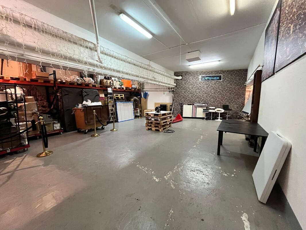 Commerce à COURBEVOIE