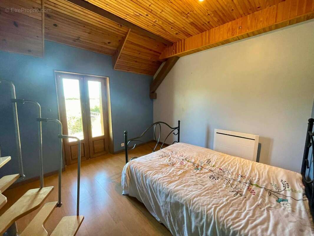 Maison 130 m² à Merinchal  - photo 9