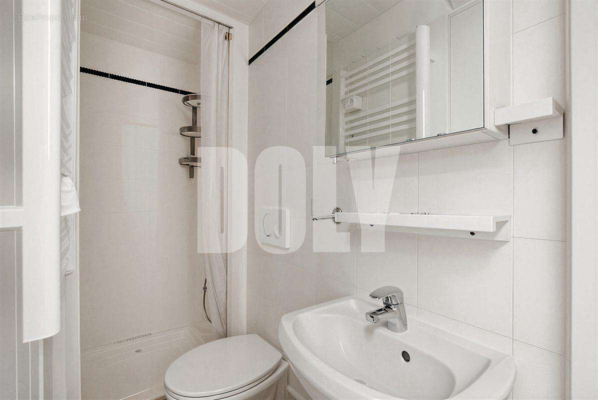 Appartement à PARIS-17E