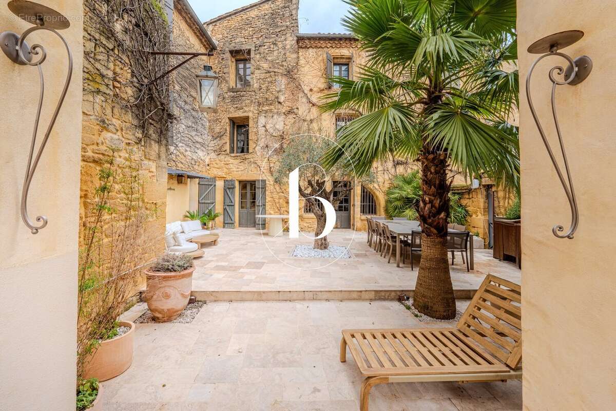 Maison à UZES