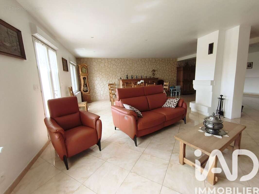 Photo 3 - Maison à VERVINS