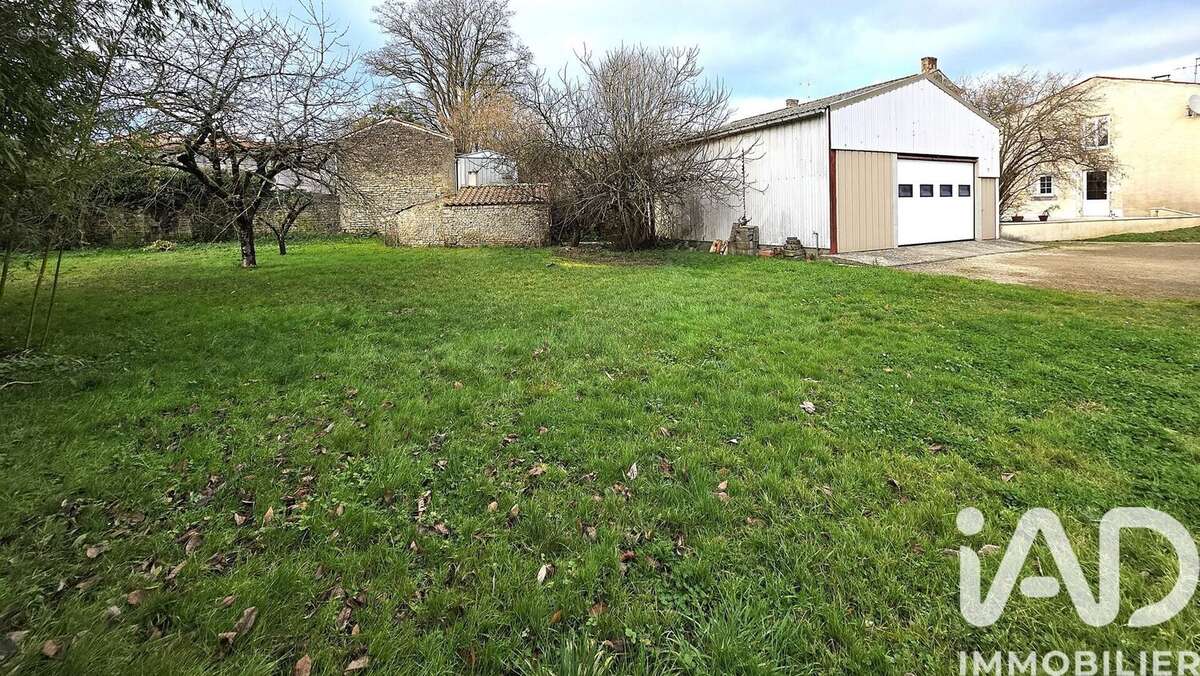 Photo 3 - Maison à SAINT-HILAIRE-DES-LOGES