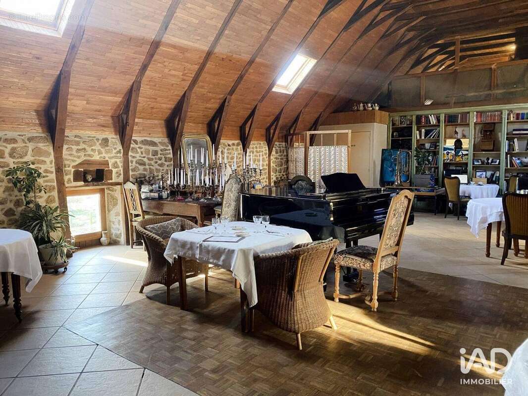 Photo 6 - Commerce à USSEL