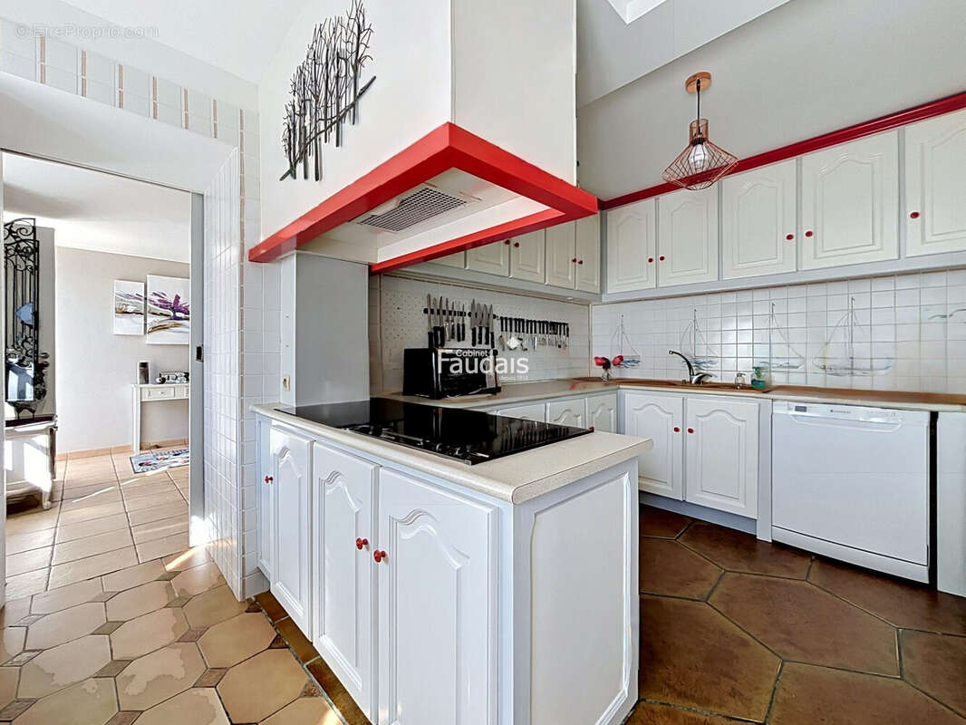 Maison 158 m² à Saint-Jean-De-Daye  - photo 7