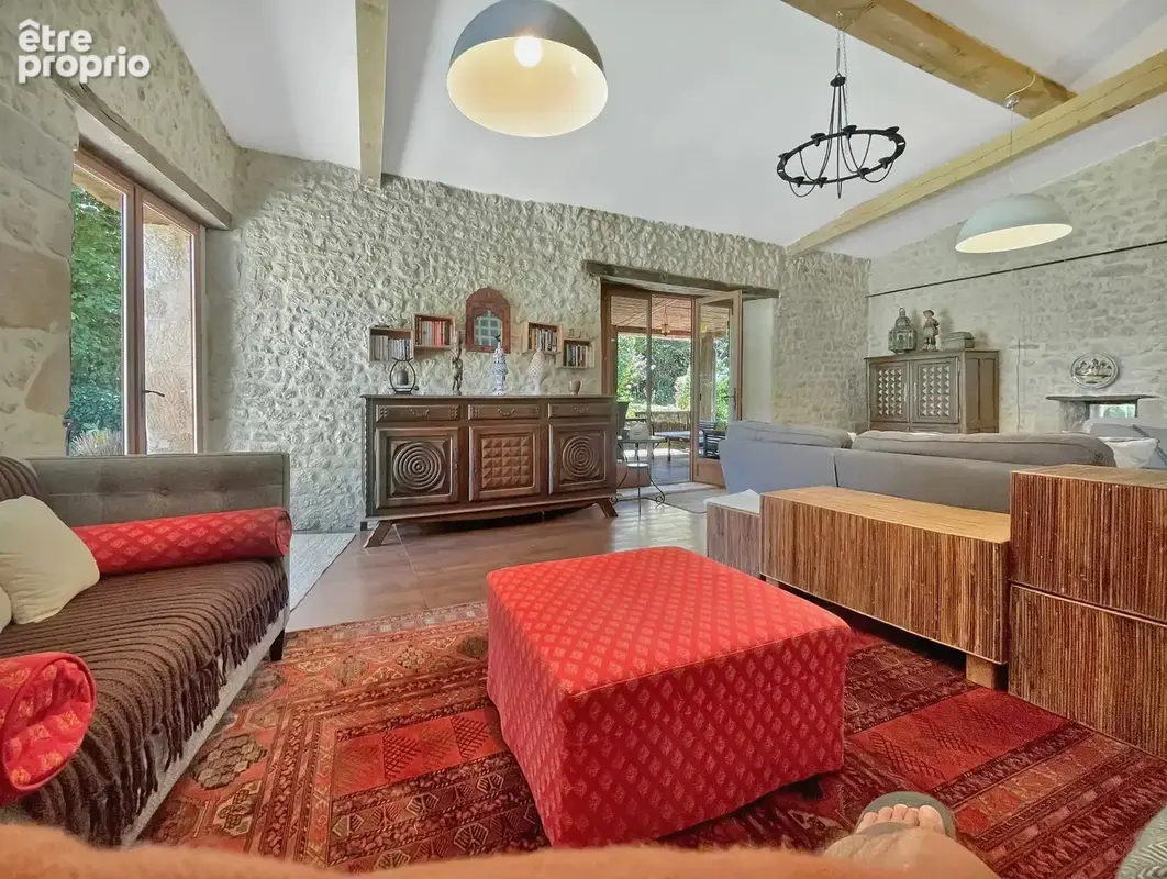 Fabuleuse maison individuelle de caractère en pierre avec piscine - photo 18