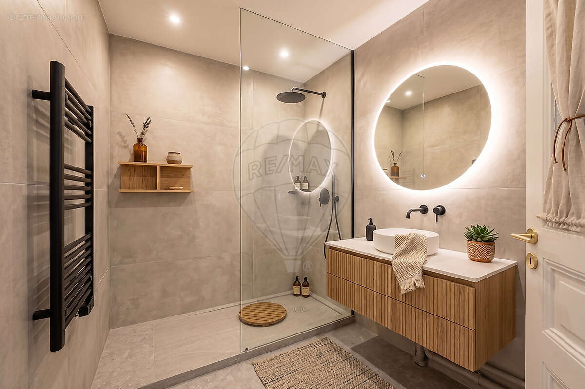 Appartement à MARSEILLE-4E
