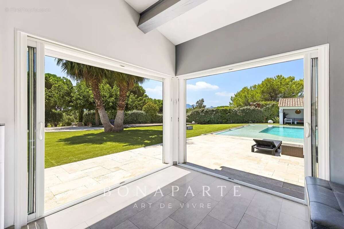 Roquebrune-sur-argens - nouveauté exclusivité propriété aux prestations haut de gamme - photo 9