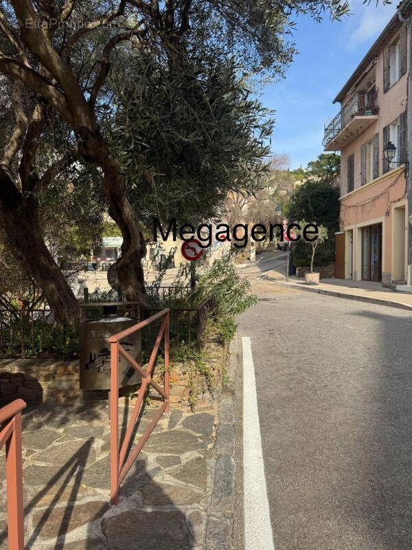 Appartement à BORMES-LES-MIMOSAS