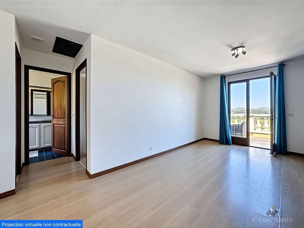 Maison à MANDELIEU-LA-NAPOULE