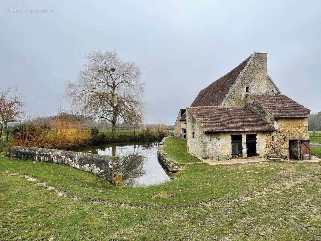 Maison à BELLOU-LE-TRICHARD