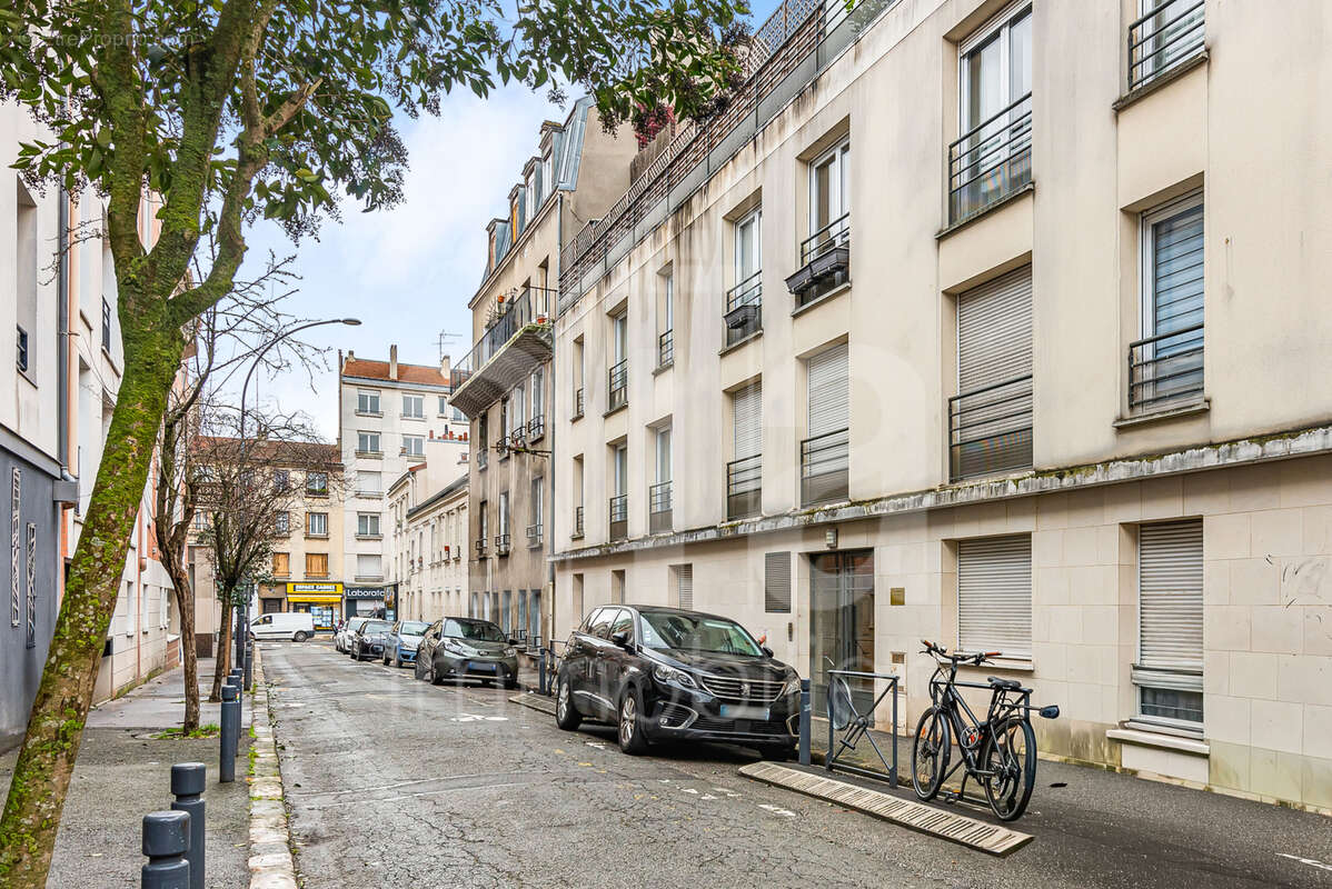 Appartement à LES LILAS