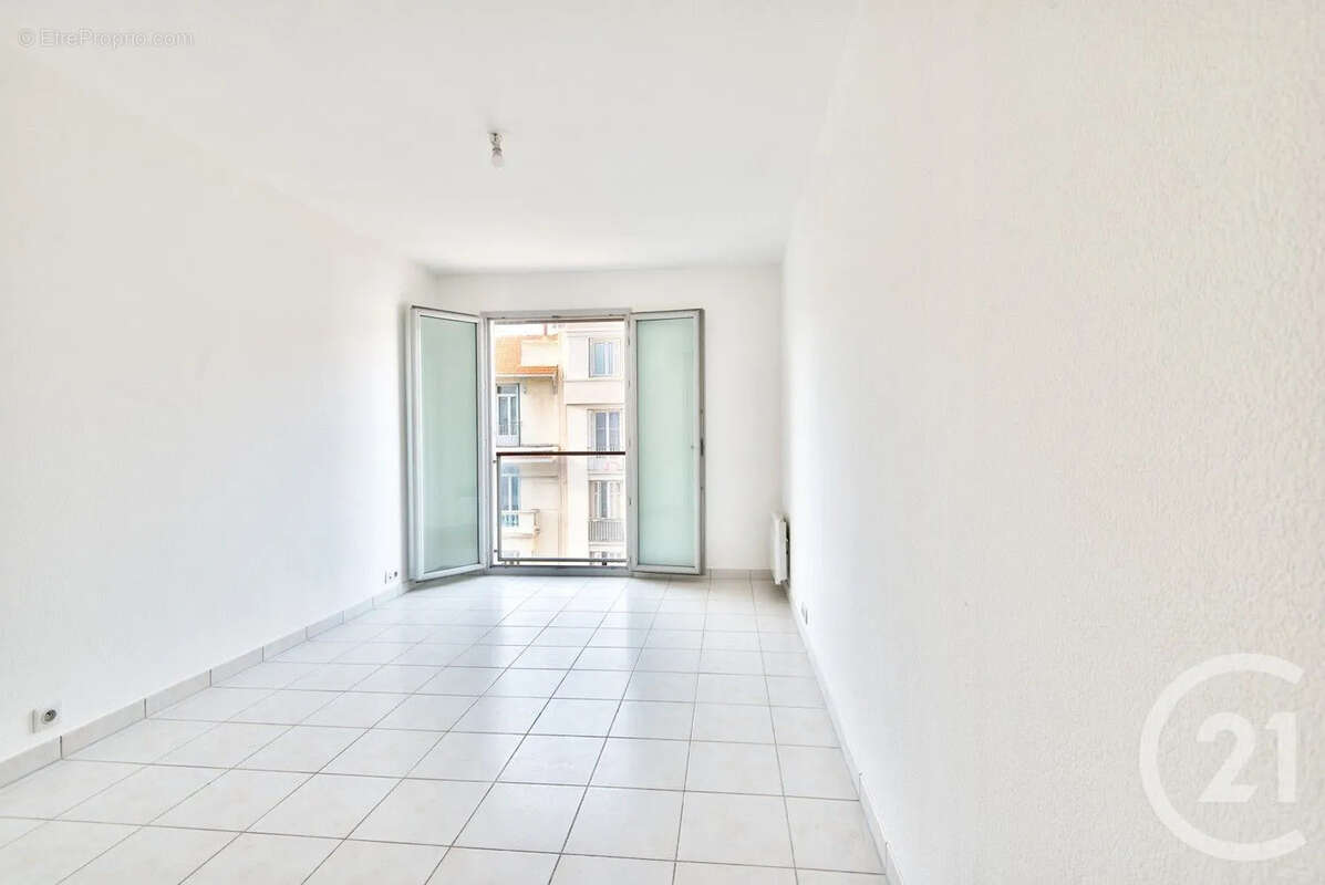 Appartement 74 m² à Antibes  - photo 6