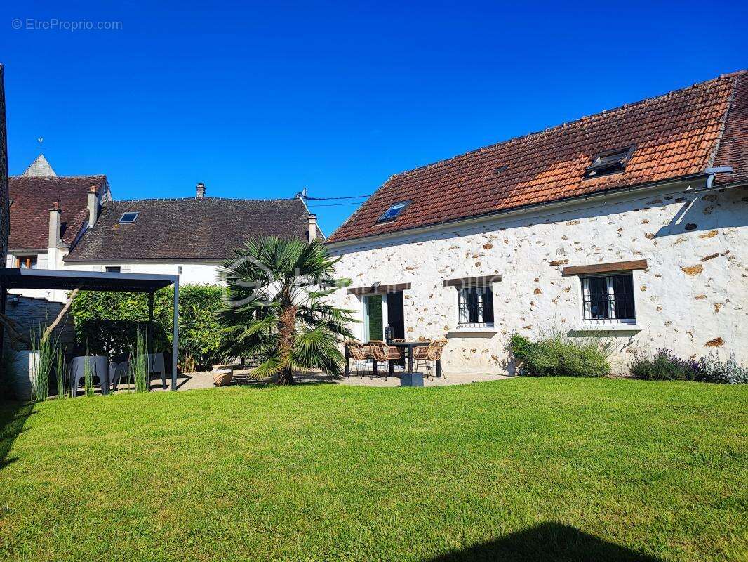 Maison à COULOMMIERS