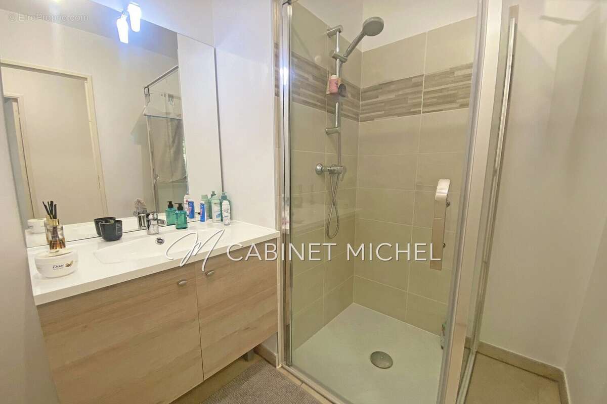 Appartement à ROQUEFORT-LES-PINS