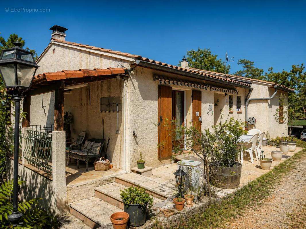 Maison de 7 pièces d'environ 196 m² à Esparron-de-Verdon - photo 3