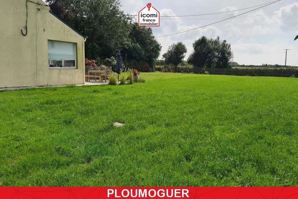 Maison à PLOUMOGUER