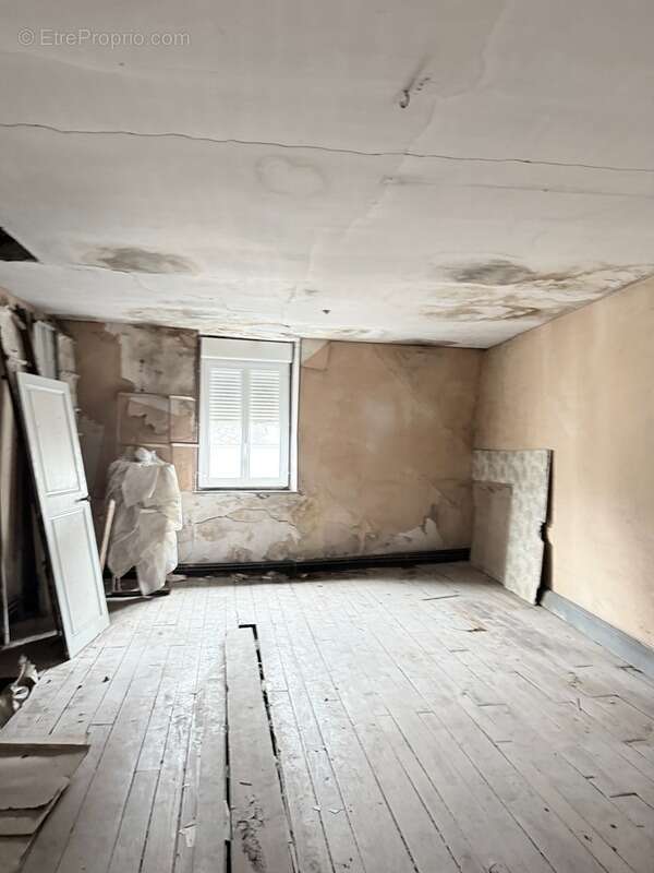 Maison à DUN-LE-PALESTEL