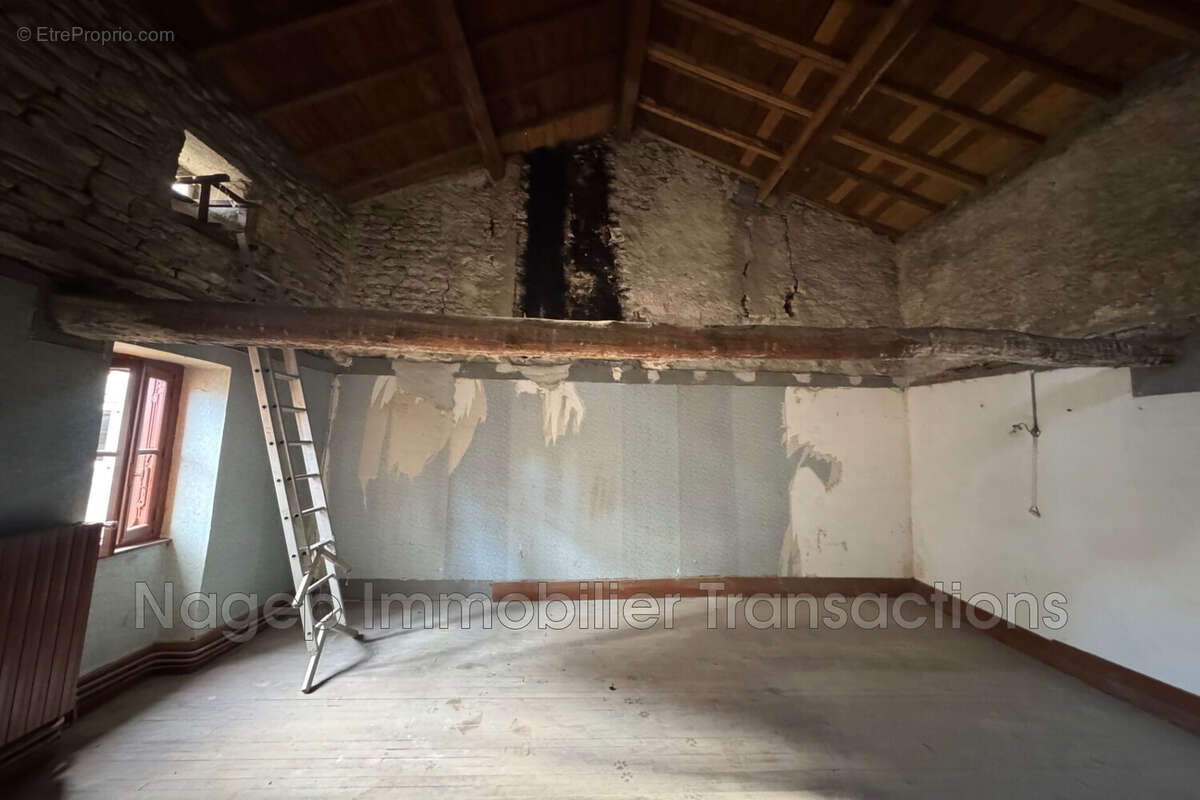 Maison à AIGUEPERSE