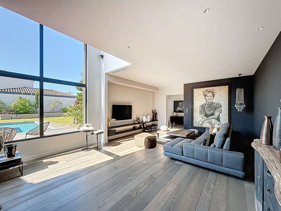 Maison à JASSANS-RIOTTIER