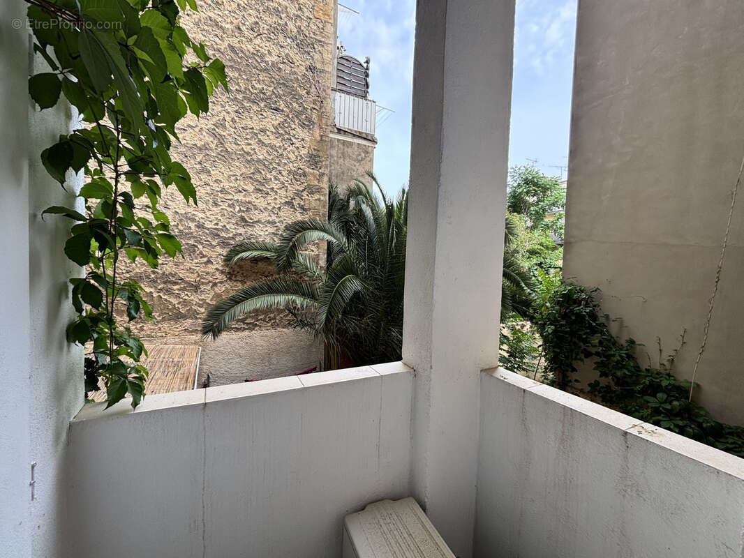 Appartement à MARSEILLE-5E