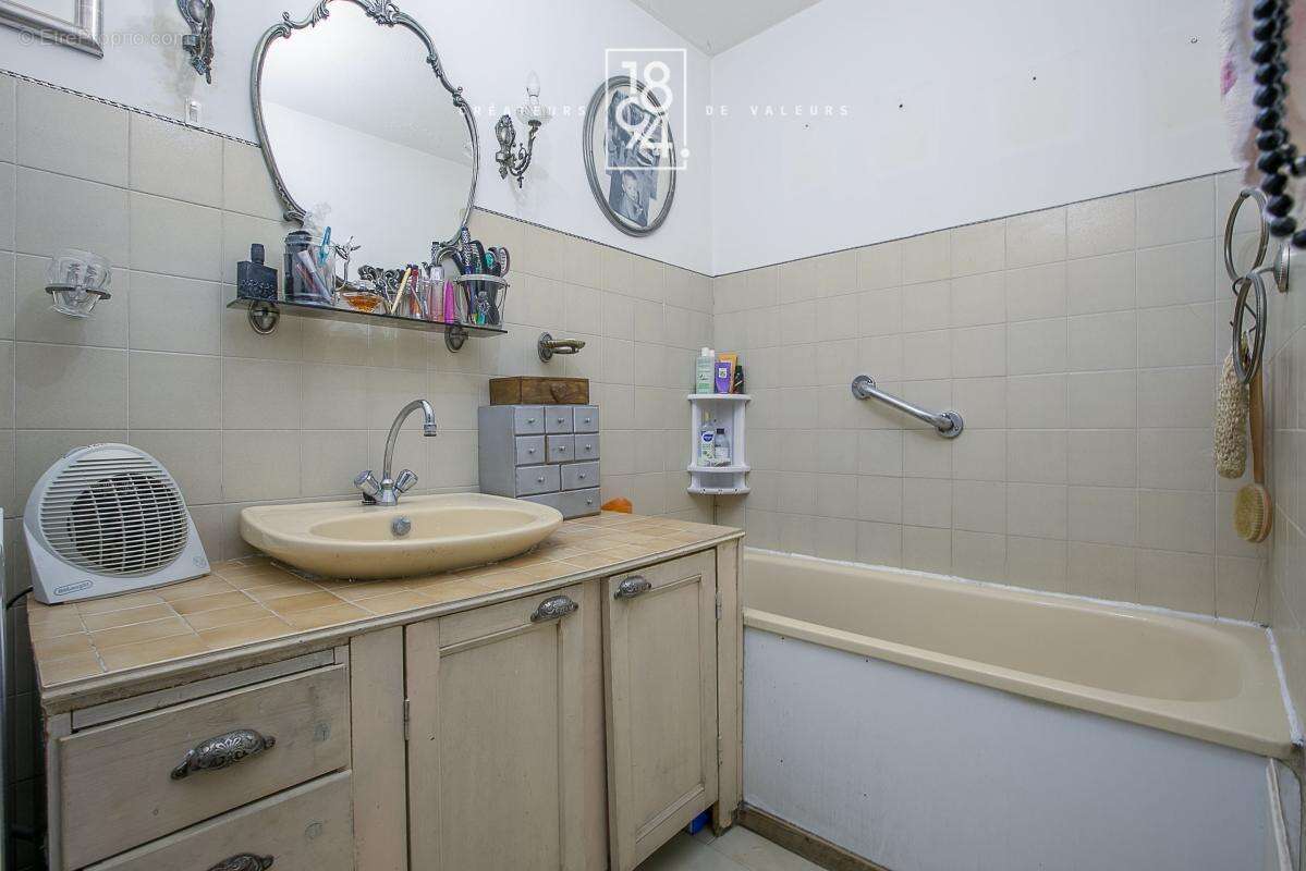 Appartement à MARSEILLE-3E