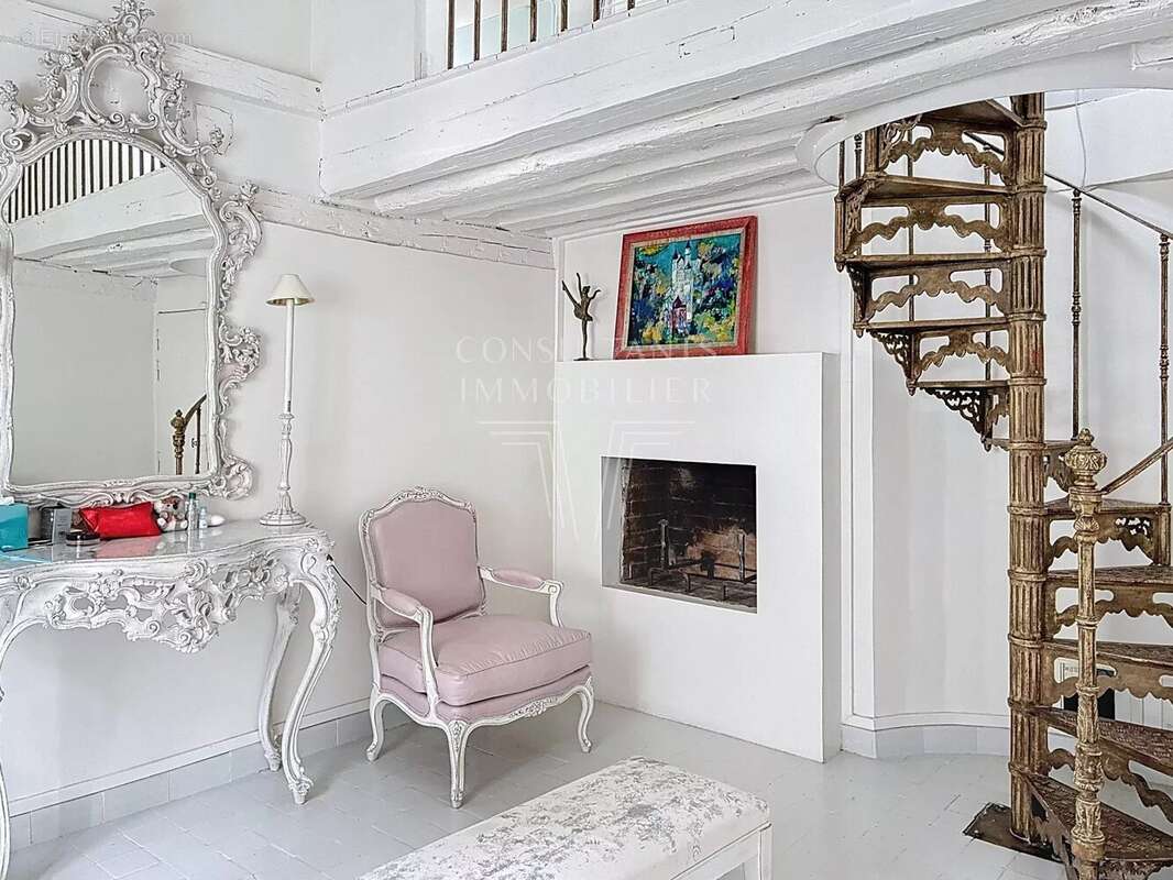 Appartement à PARIS-7E