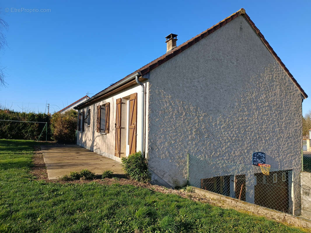 Maison à CHARENTONNAY