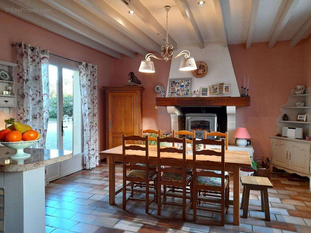 Maison à GIFFAUMONT-CHAMPAUBERT