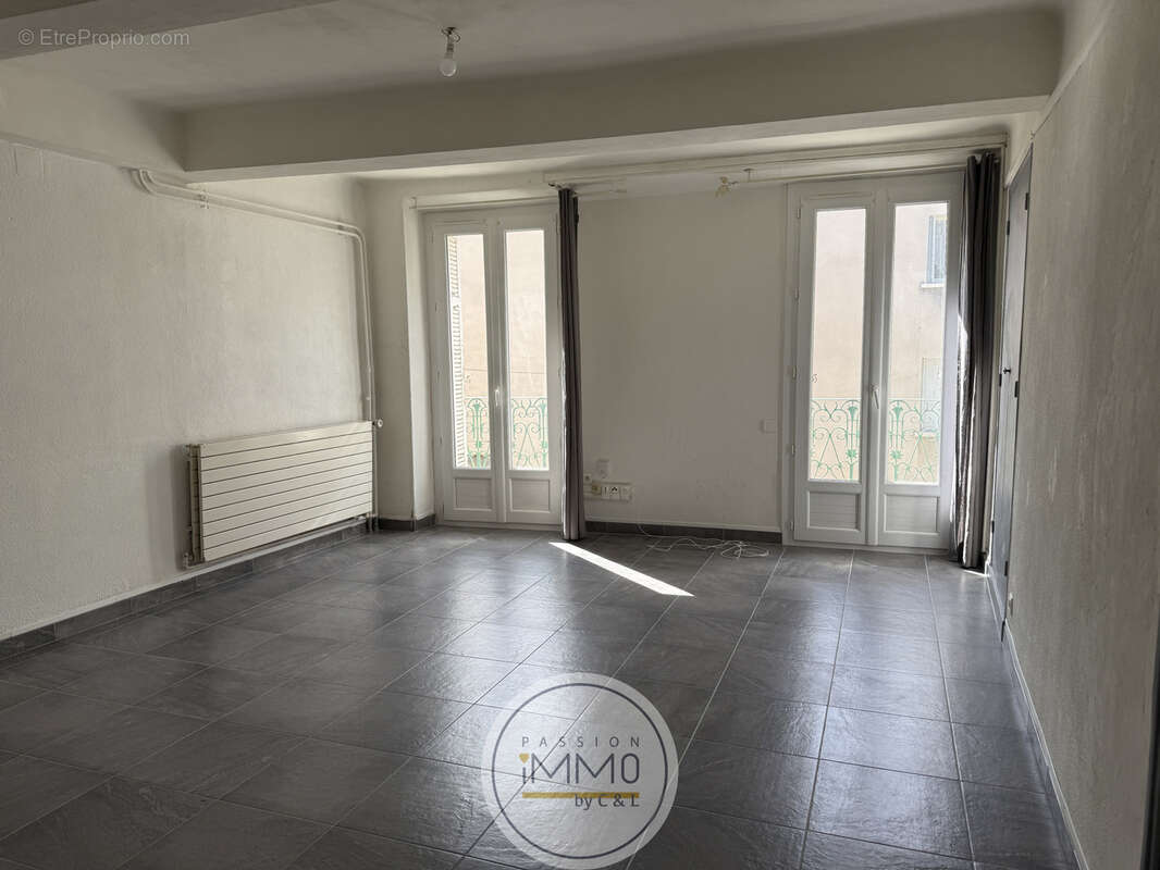 Appartement à VOLONNE