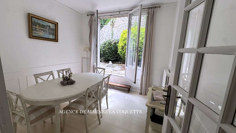Maison à VILLE-D'AVRAY