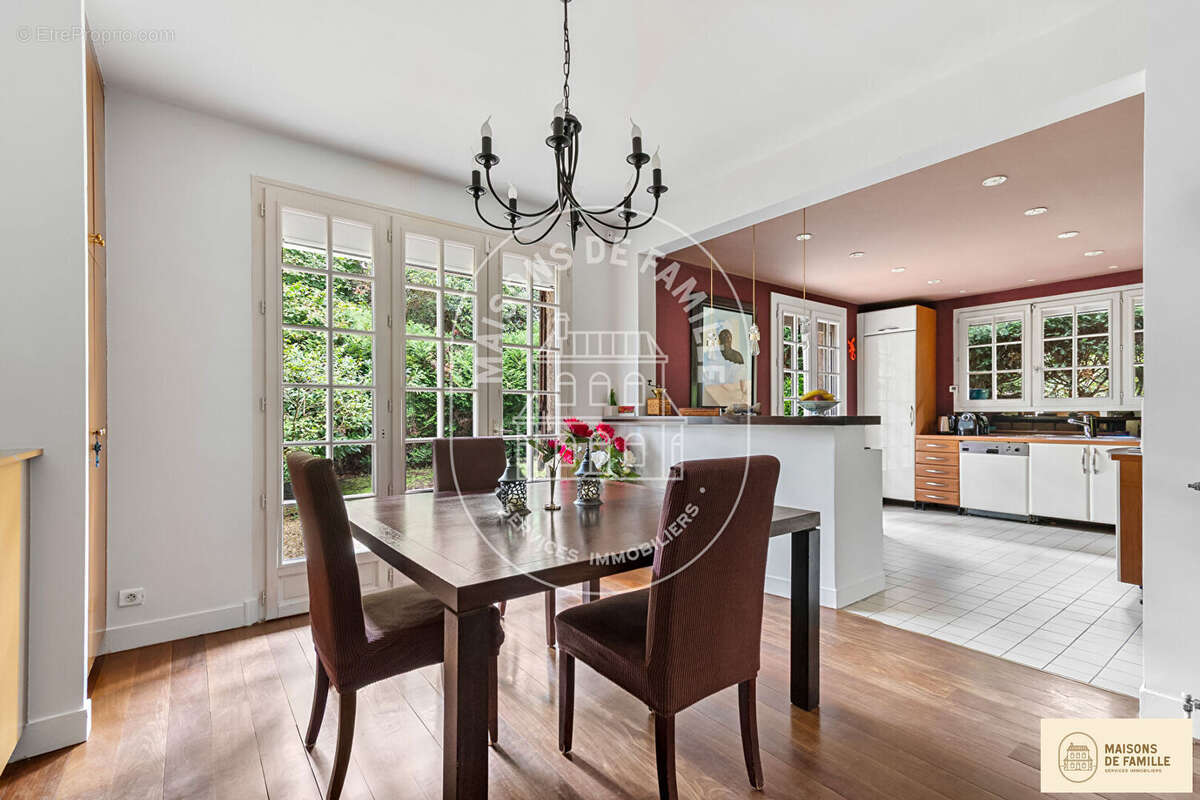 Maison à LA CELLE-SAINT-CLOUD