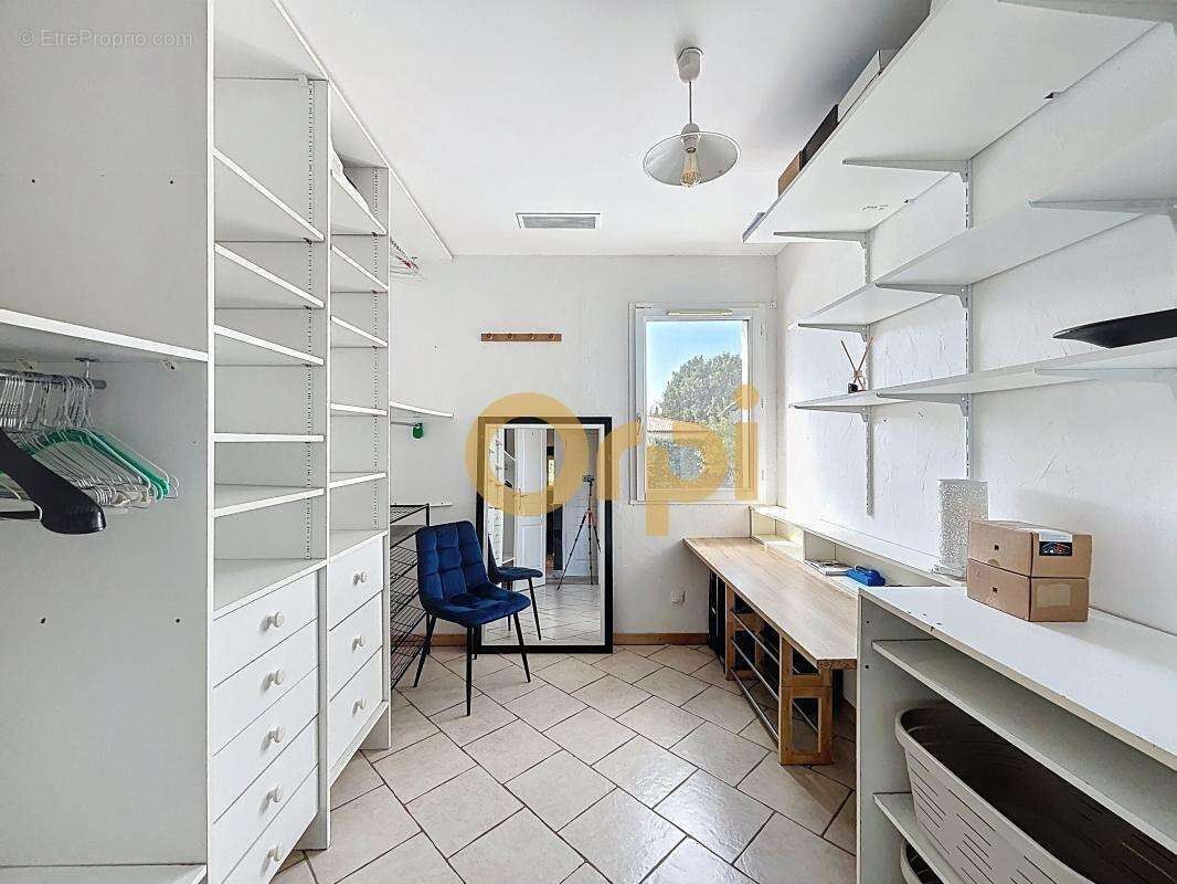 Maison à BAGNOLS-EN-FORET