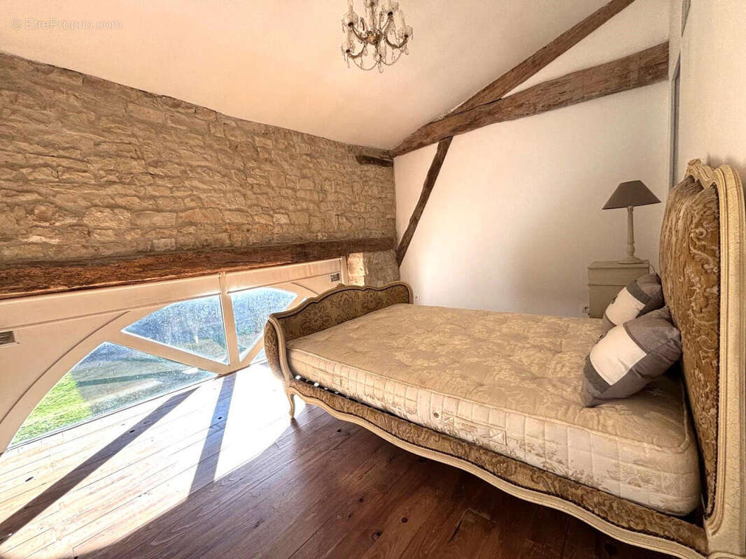 GITE - Maison à AUNAC