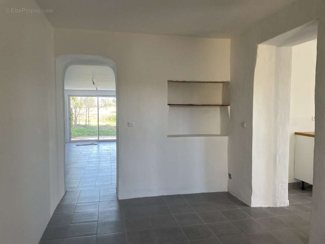 Maison à RIBAUTE-LES-TAVERNES