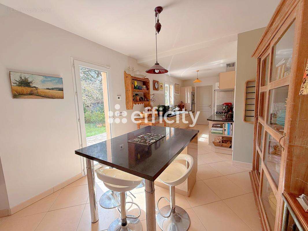 Maison à NANS-LES-PINS